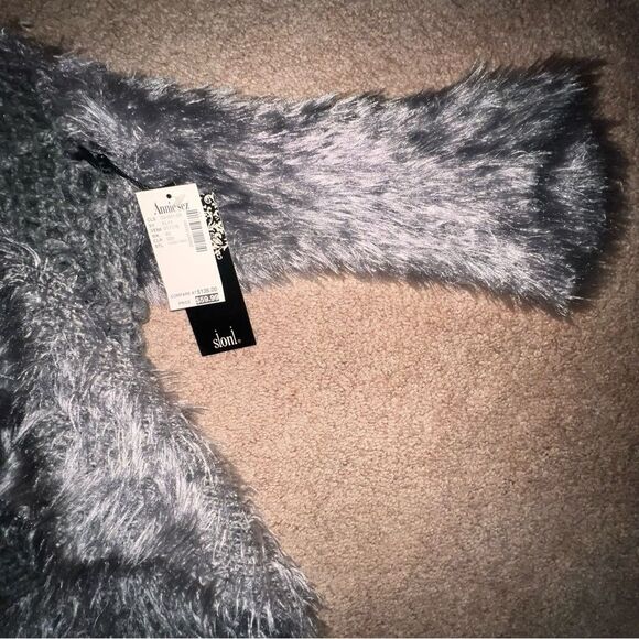 SIONI NWT Women's Grey Faux Fur Knit Cardigan Sweater with Crochet Back S/M - Picture 3 of 4